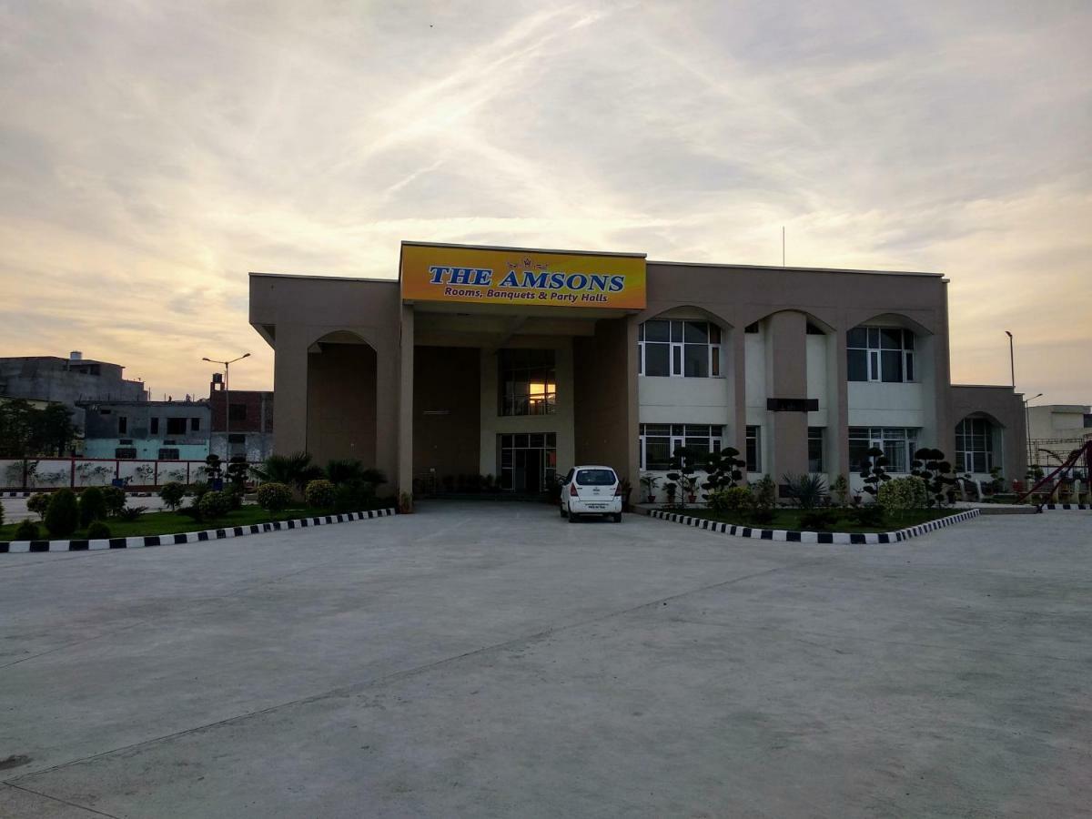 The Amsons Resorts Ludhiana Exterior photo